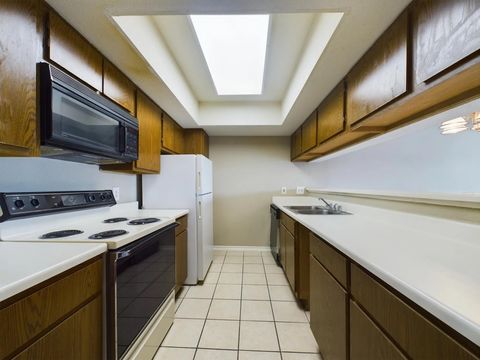 Photo of 2824 S Bartell Drive #32, Houston, TX 77054 (MLS # 61872176)