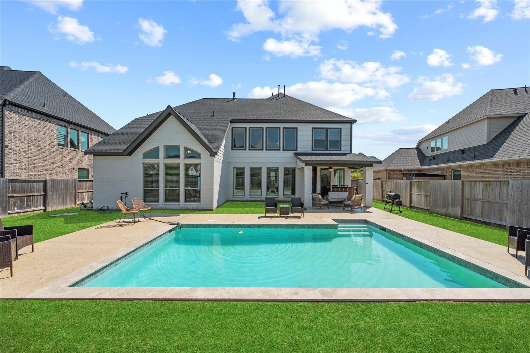 6906 Pondhawk Drive