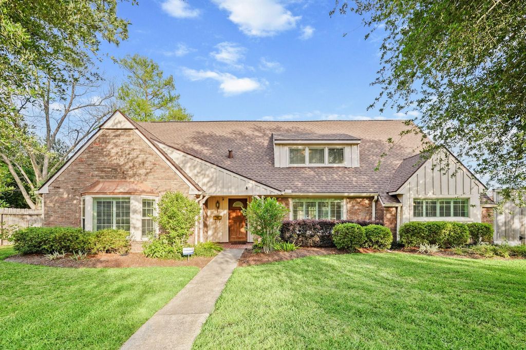 Photo of 8003 Twin Hills Drive, Houston, TX 77071 (MLS # 40480427)