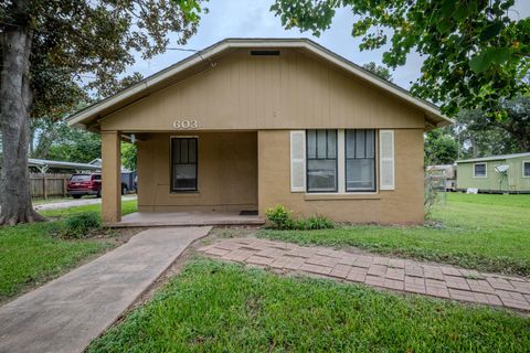 Photo of 603 N Resident Street, Wharton, TX 77488 (MLS # 75842301)
