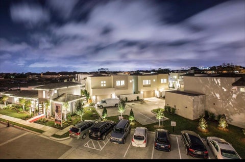 Photo of 11602 Royal Parkside Place, Houston, TX 77082 (MLS # 71505988)
