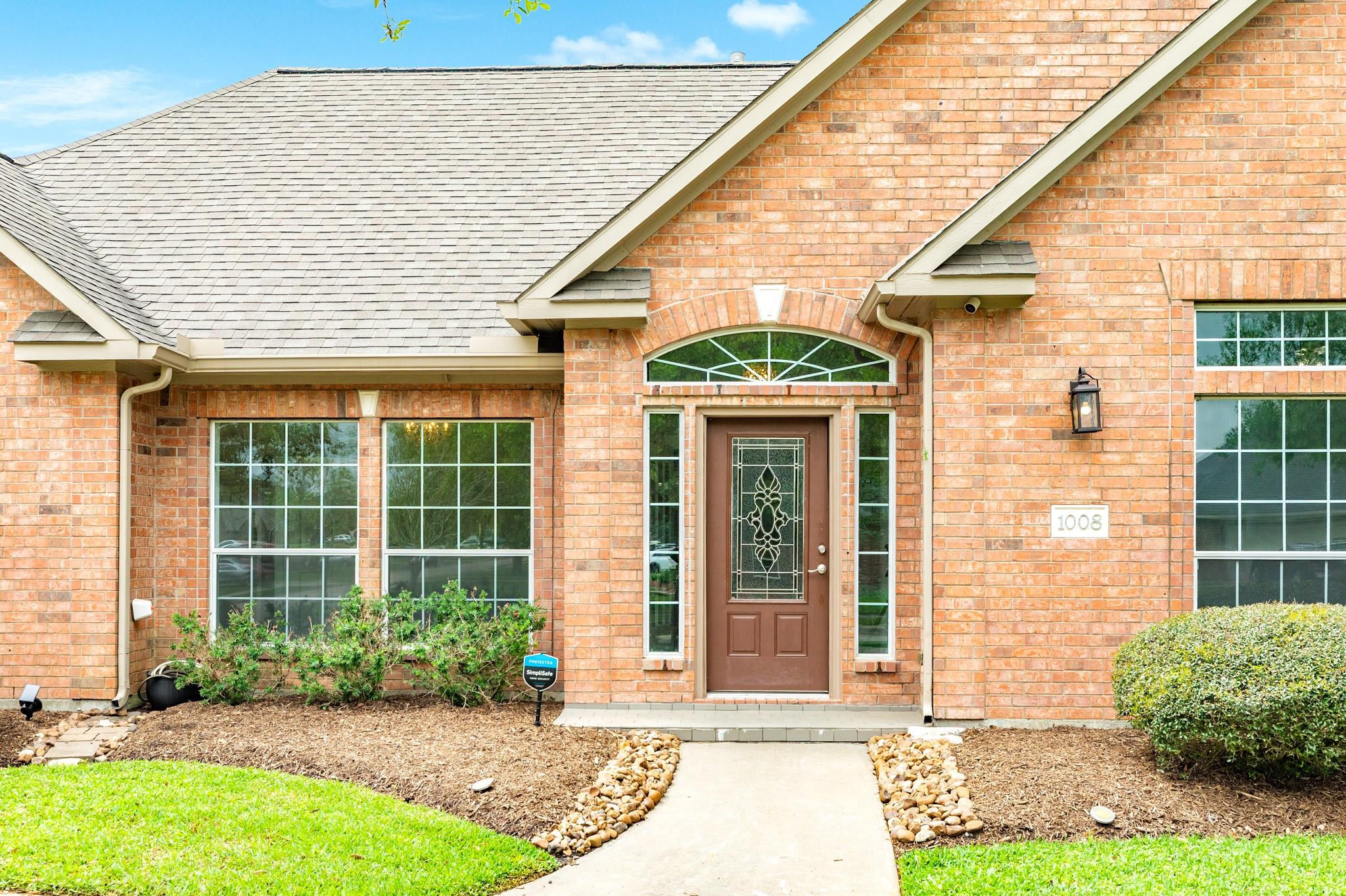 1008 Mockingbird Lane