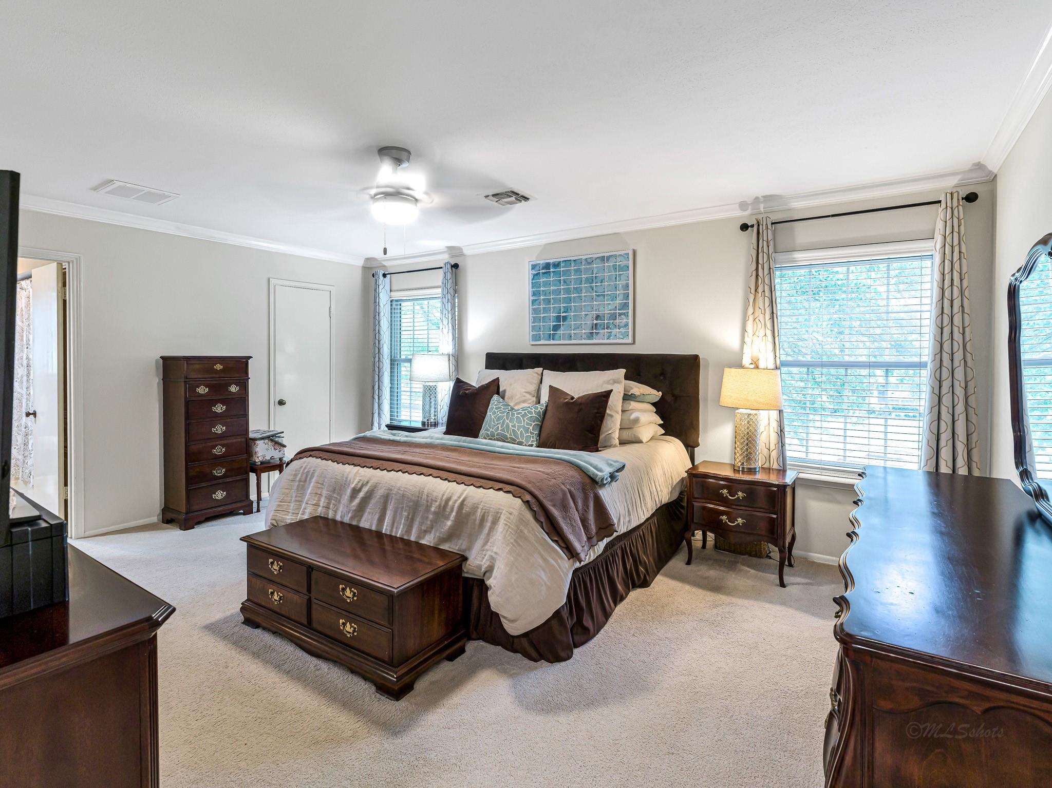 Houston, Texas, 77024, United States, 4 Bedrooms Bedrooms, ,3 BathroomsBathrooms,Residential,Active,2036353