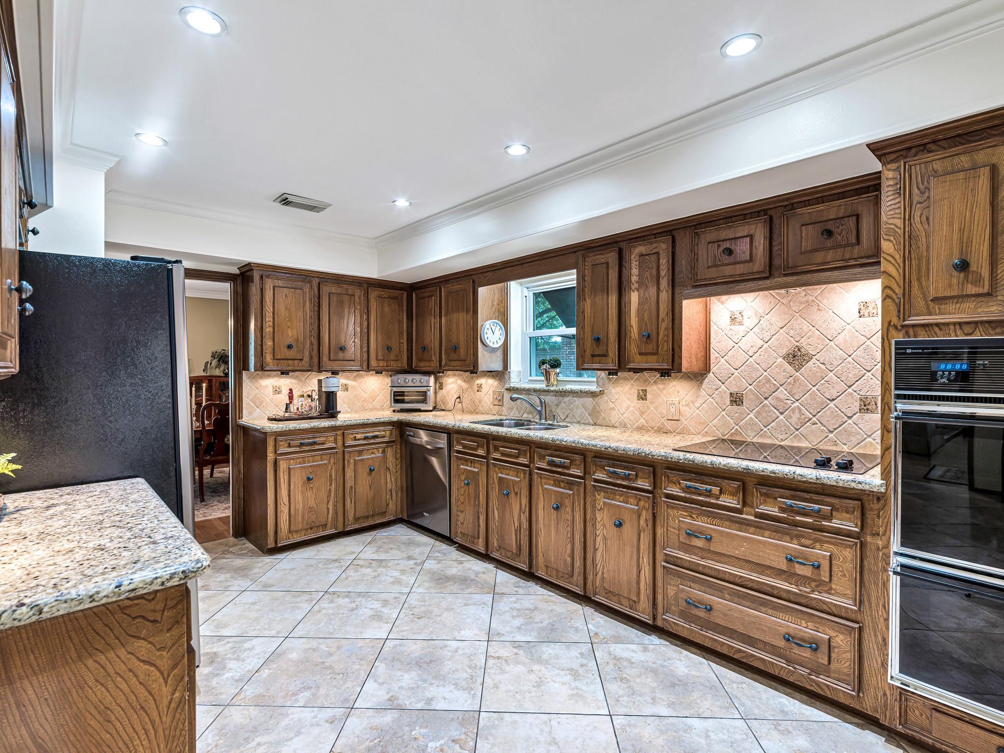 Houston, Texas, 77024, United States, 4 Bedrooms Bedrooms, ,3 BathroomsBathrooms,Residential,Active,2036353