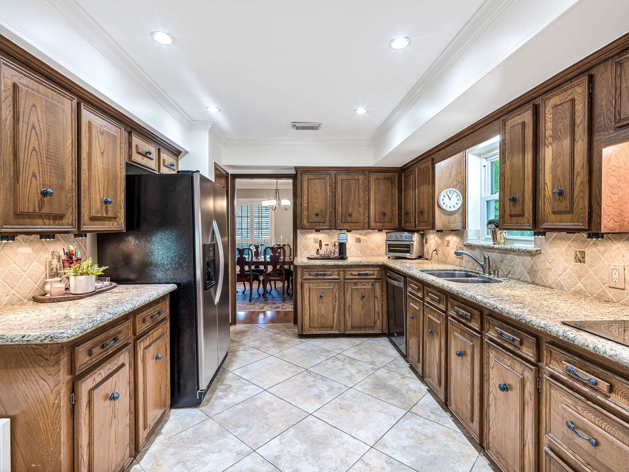 Houston, Texas, 77024, United States, 4 Bedrooms Bedrooms, ,3 BathroomsBathrooms,Residential,Active,2036353