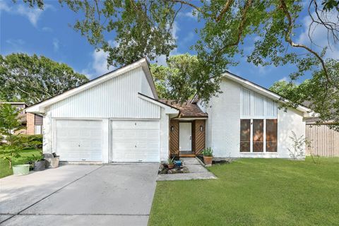 Photo of 4001 Stoneybrook Street, Baytown, TX 77521 (MLS # 68968711)