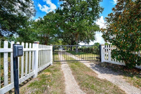 Photo of 25550 W Fm 1097 Road, Montgomery, TX 77356 (MLS # 96447421)