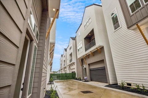 Photo of 1179 W 19th Street, Houston, TX 77008 (MLS # 47522199)