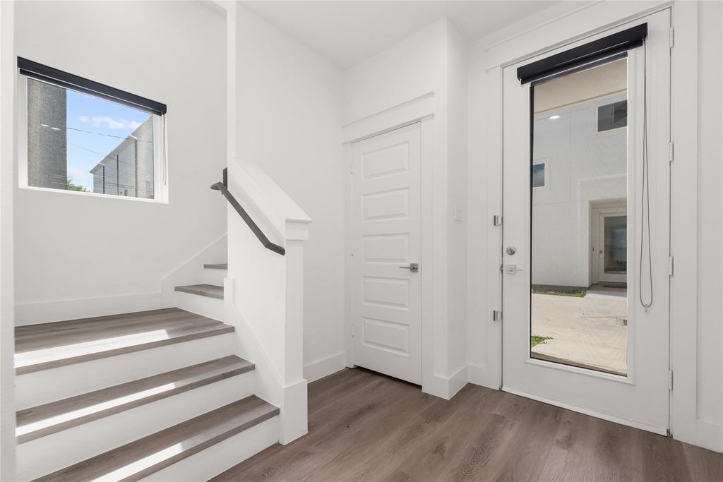 Photo of 515 Schweikhardt Street, Houston, TX 77020 (MLS # 96745075)