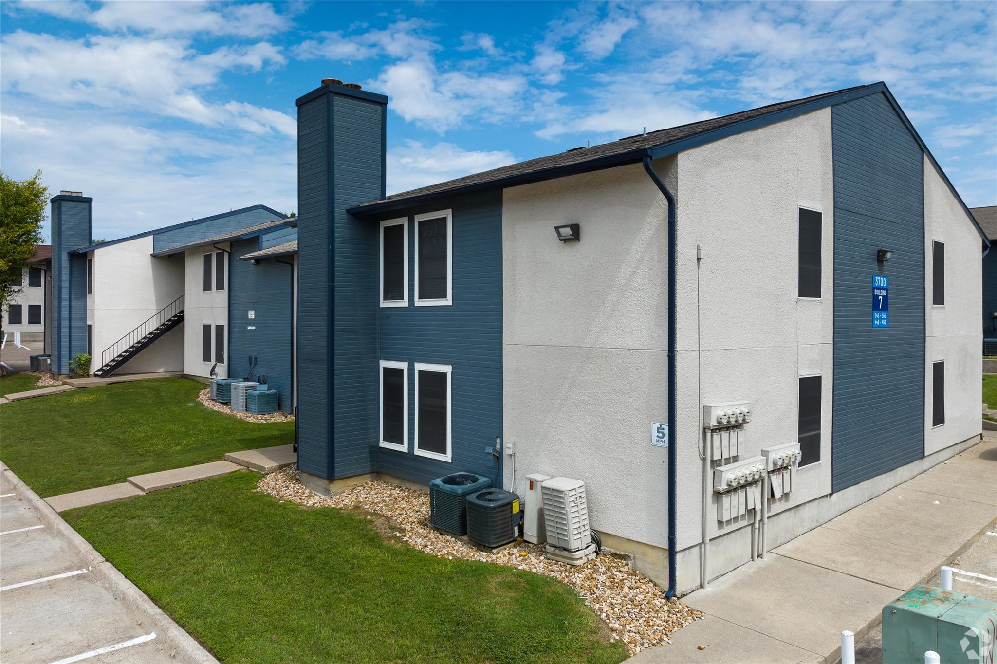 3700 S Tyler Street 0172