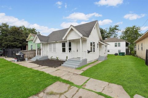 7425 Avenue E Houston TX 77011