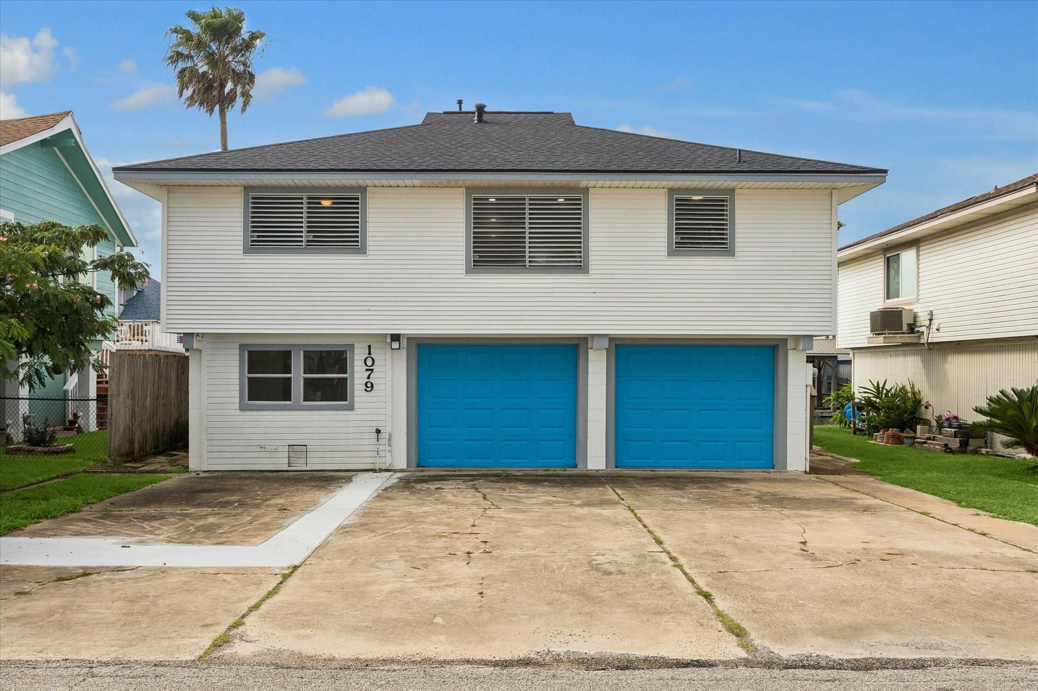 Photo 1 of 22 — 1079 Redfish Street, Bayou Vista, TX 77563