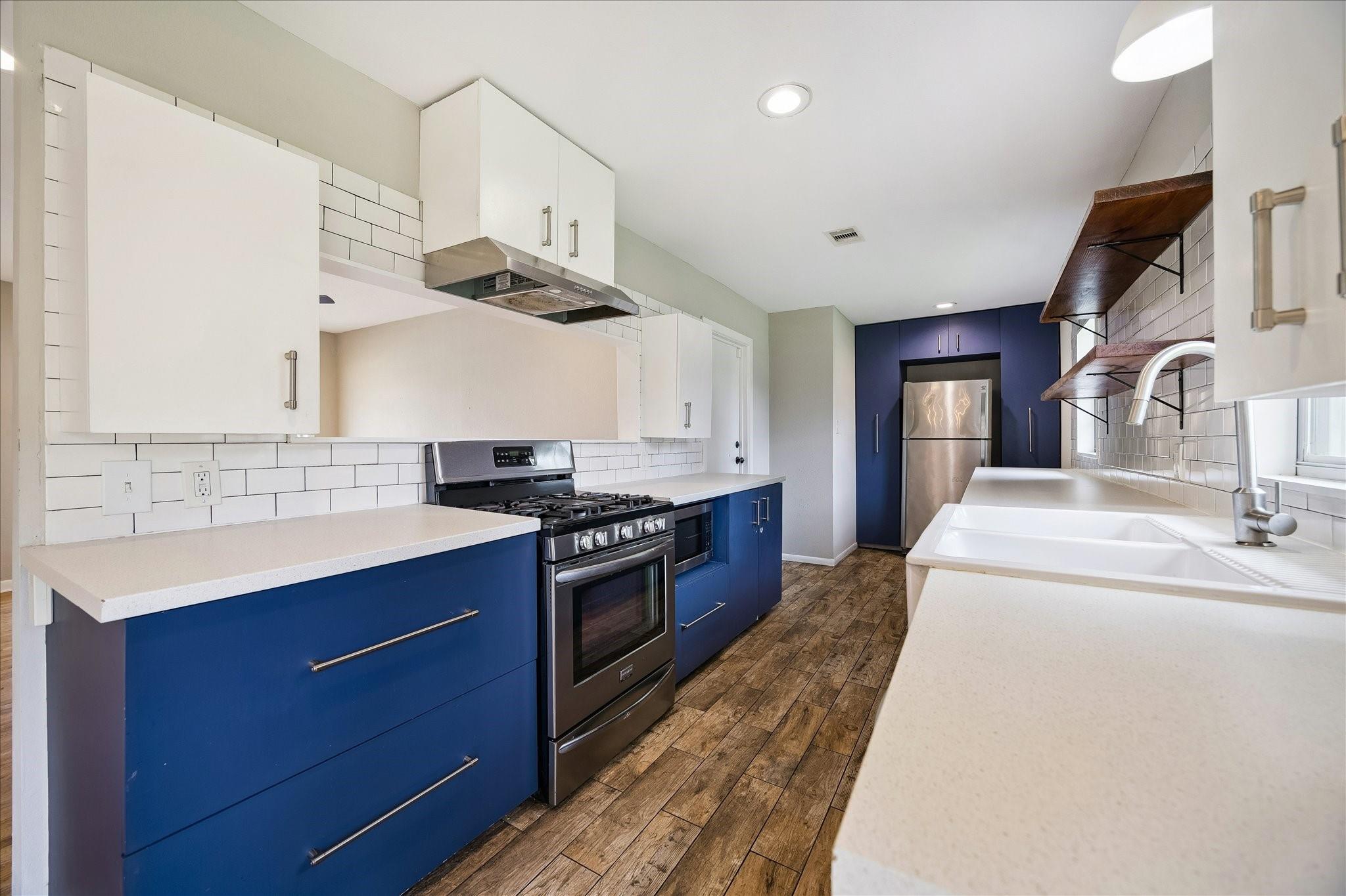 5042 Viking Drive