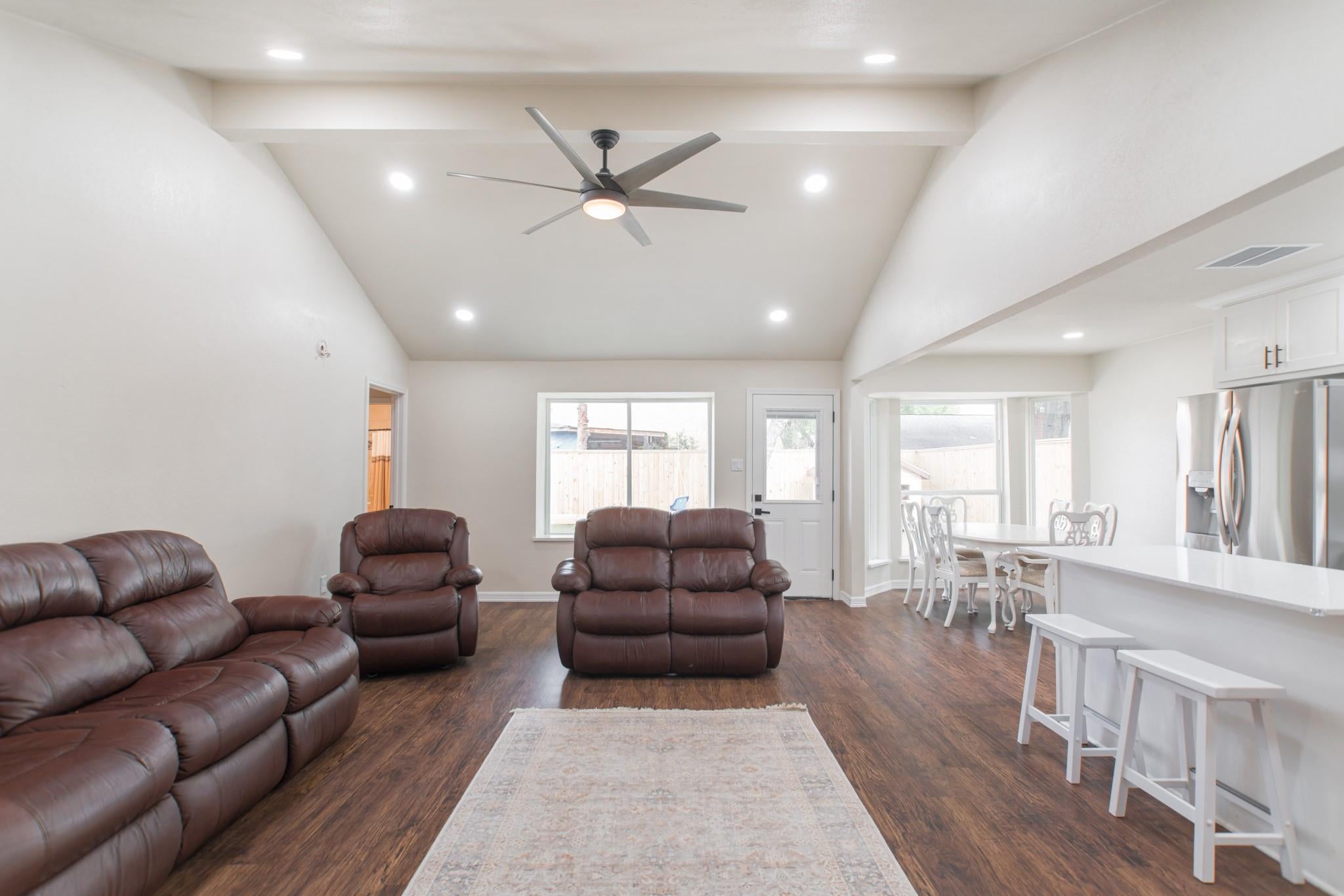 4913 Deerwood Circle