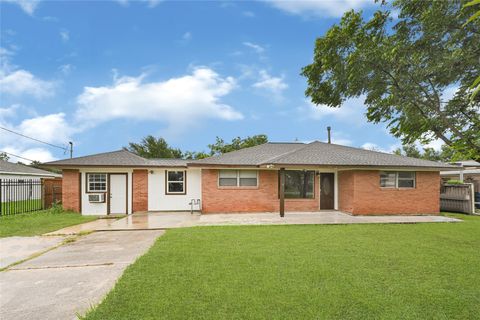 Photo of 1407 Avenue I, Houston, TX 77587 (MLS # 98587524)