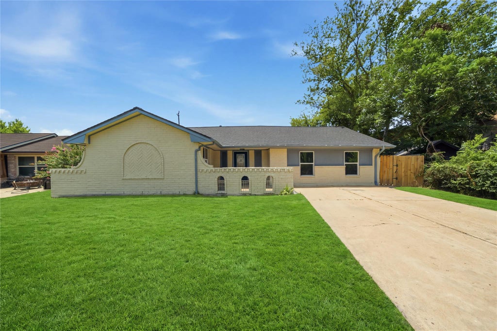 Photo of 13107 Boreas Drive, Houston, TX 77039 (MLS # 55912340)