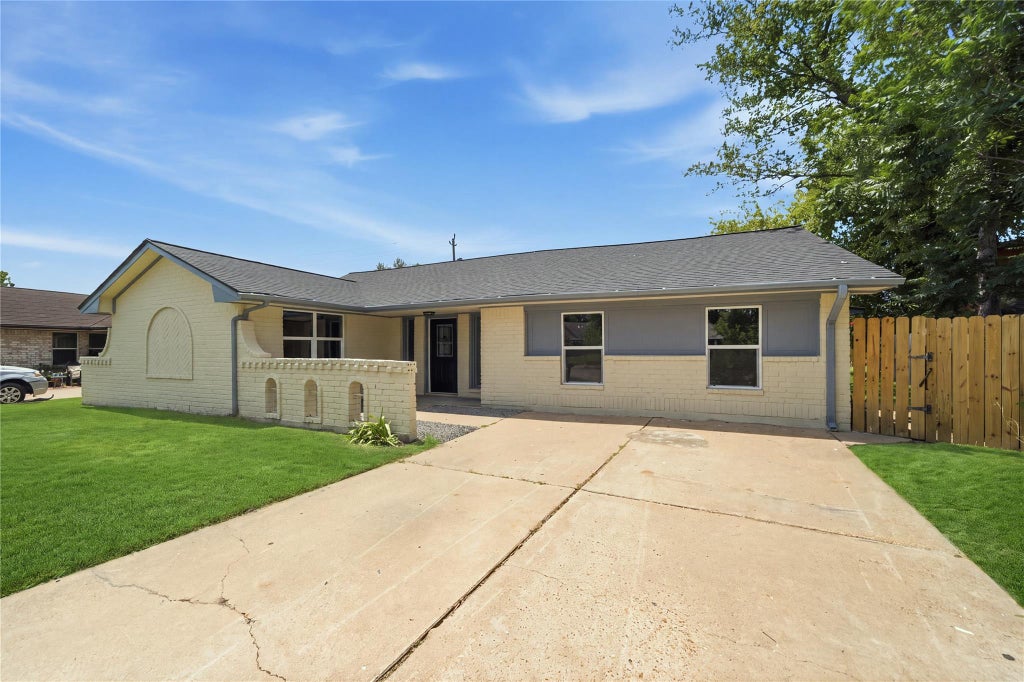 Photo of 13107 Boreas Drive, Houston, TX 77039 (MLS # 55912340)