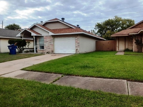 Photo of 17606 Northhagen Drive, Houston, TX 77084 (MLS # 20924248)