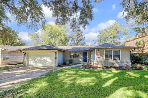 Photo of 4626 Oakdale Street, Bellaire, TX 77401 (MLS # 69321440)