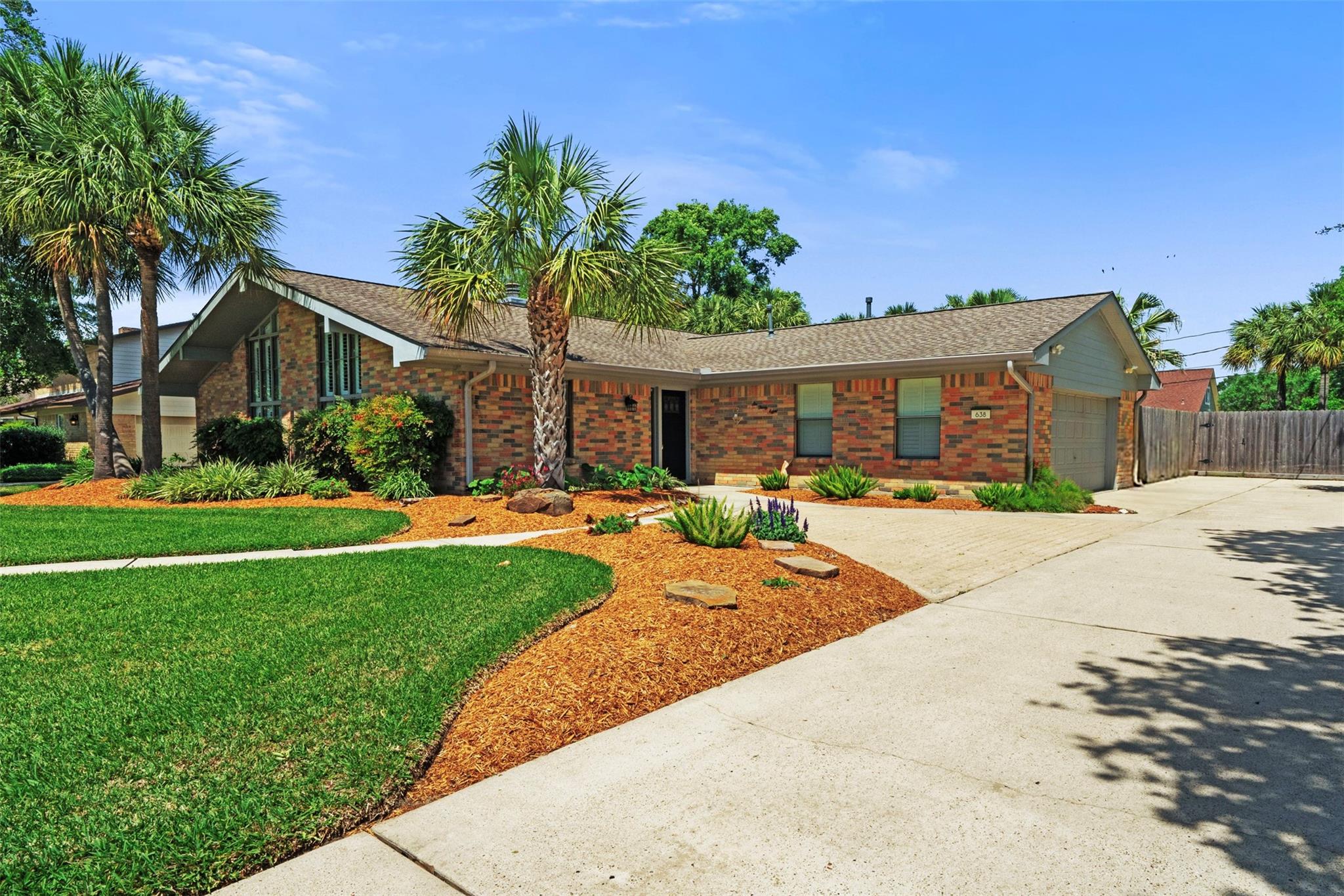 638 Bay Club Drive
