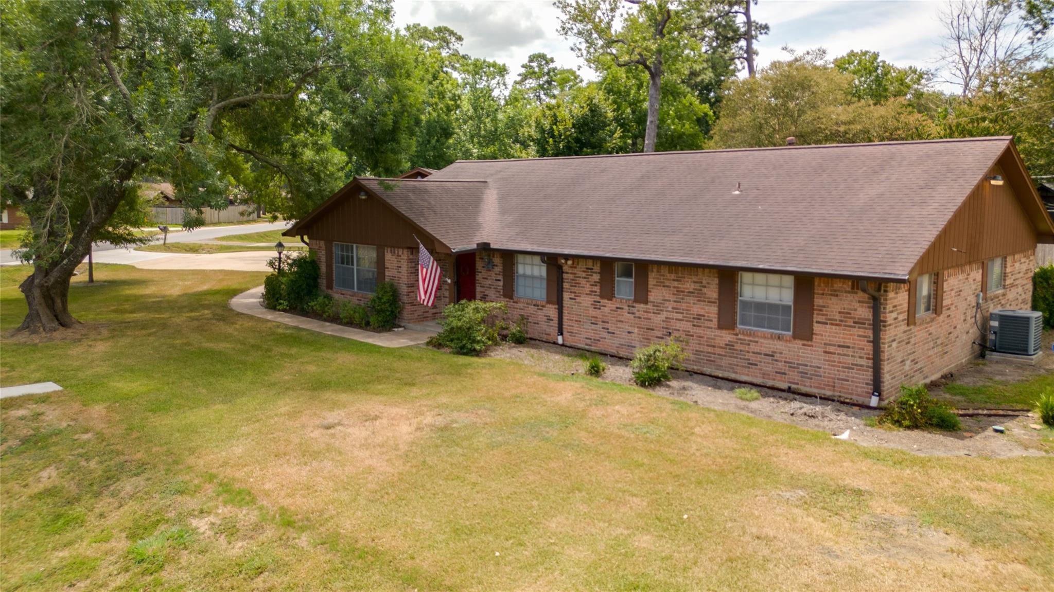 5821 Russell Lane Lane