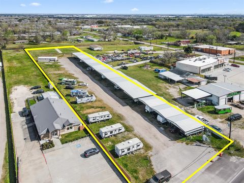 621 S Main Street Highlands TX 77562