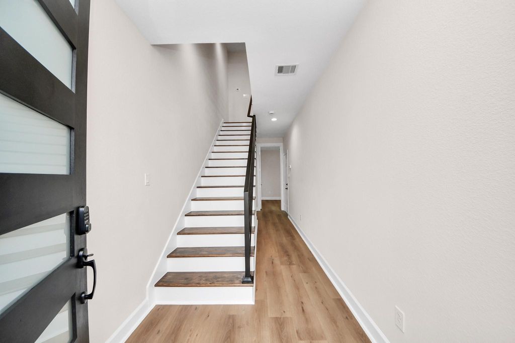 Photo of 1603 Sylvester Road Rd, Houston, TX 77009 (MLS # 83073863)