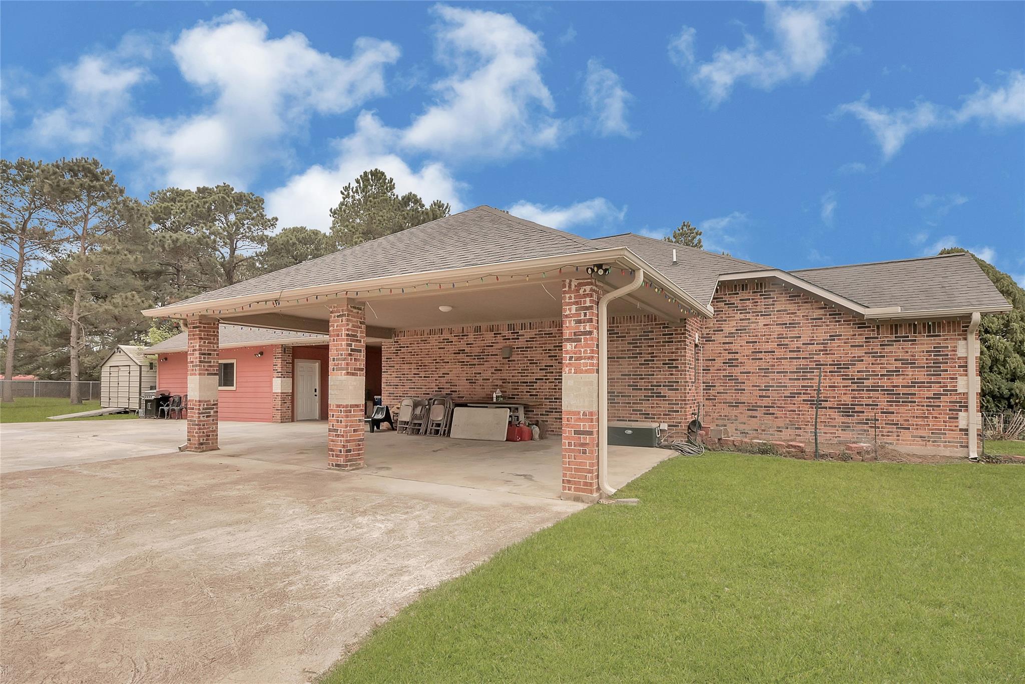 16727 E Longwood Meadows