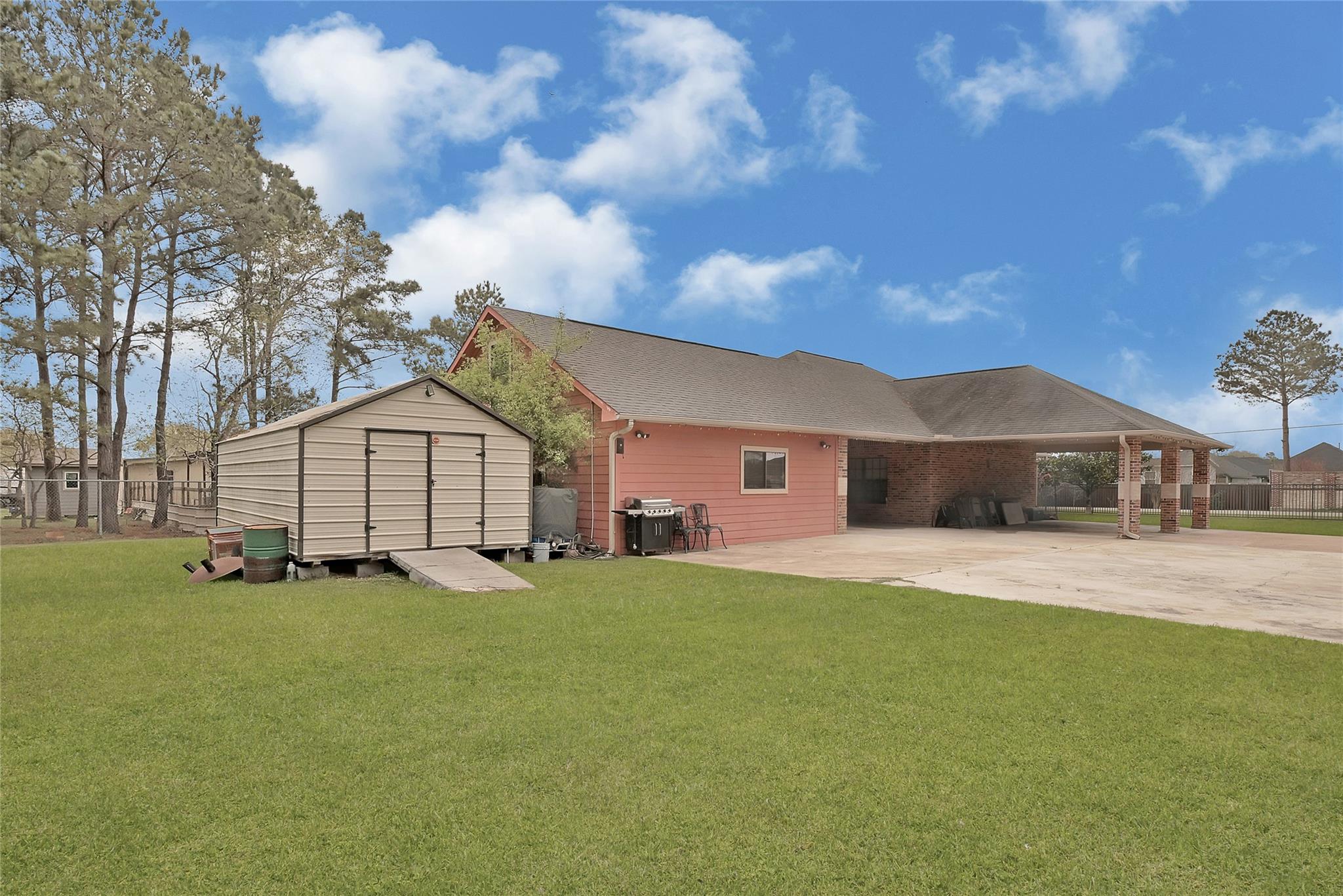 16727 E Longwood Meadows