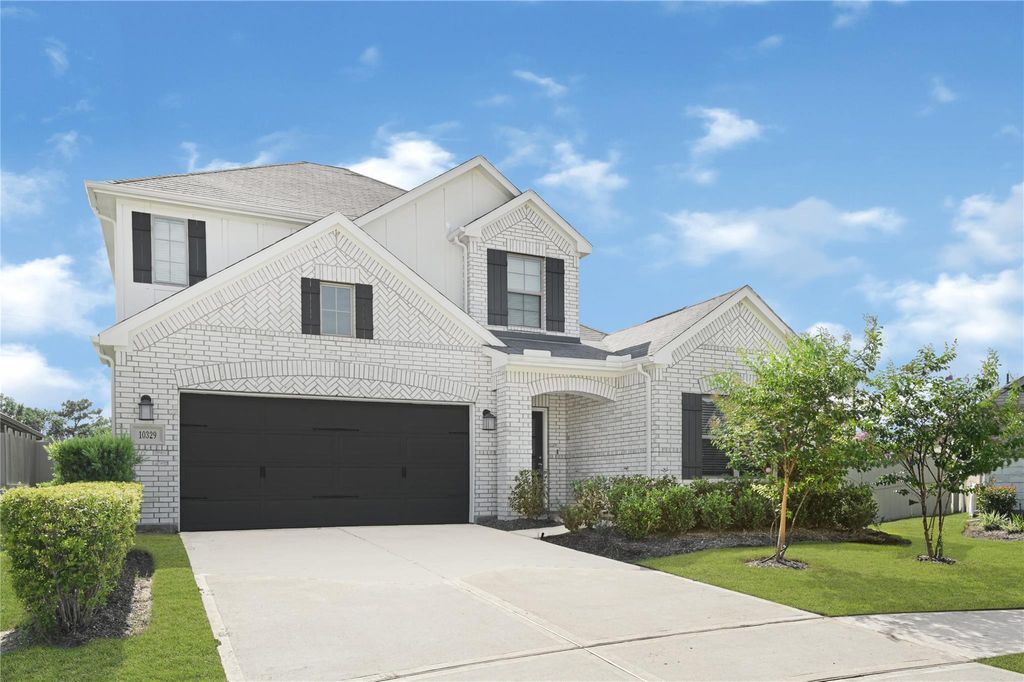Photo of 10329 S Goshawk Trail, Conroe, TX 77385 (MLS # 32320337)