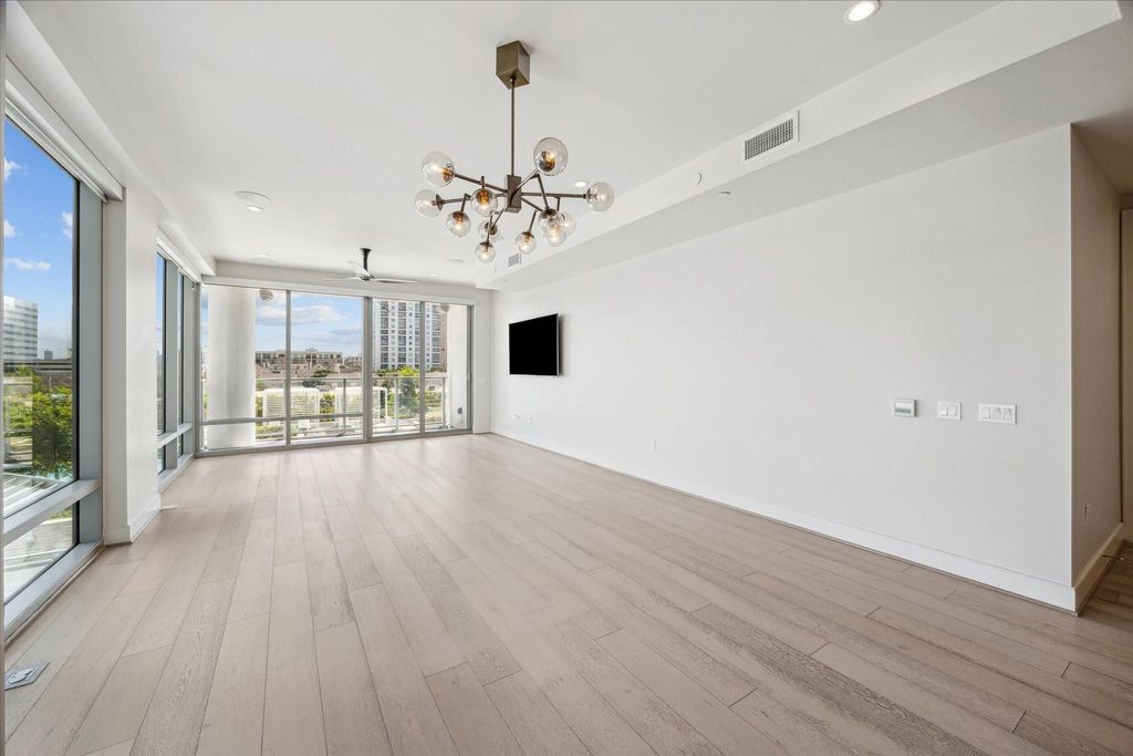 Photo of 2047 Westcreek Drive #505, Houston, TX 77027 (MLS # 72706315)