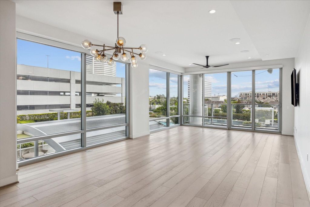 Photo of 2047 Westcreek Drive #505, Houston, TX 77027 (MLS # 72706315)