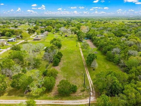 Vacant Land For Sale - 8011 Custer Street<br/> Hitchcock, TX 77563