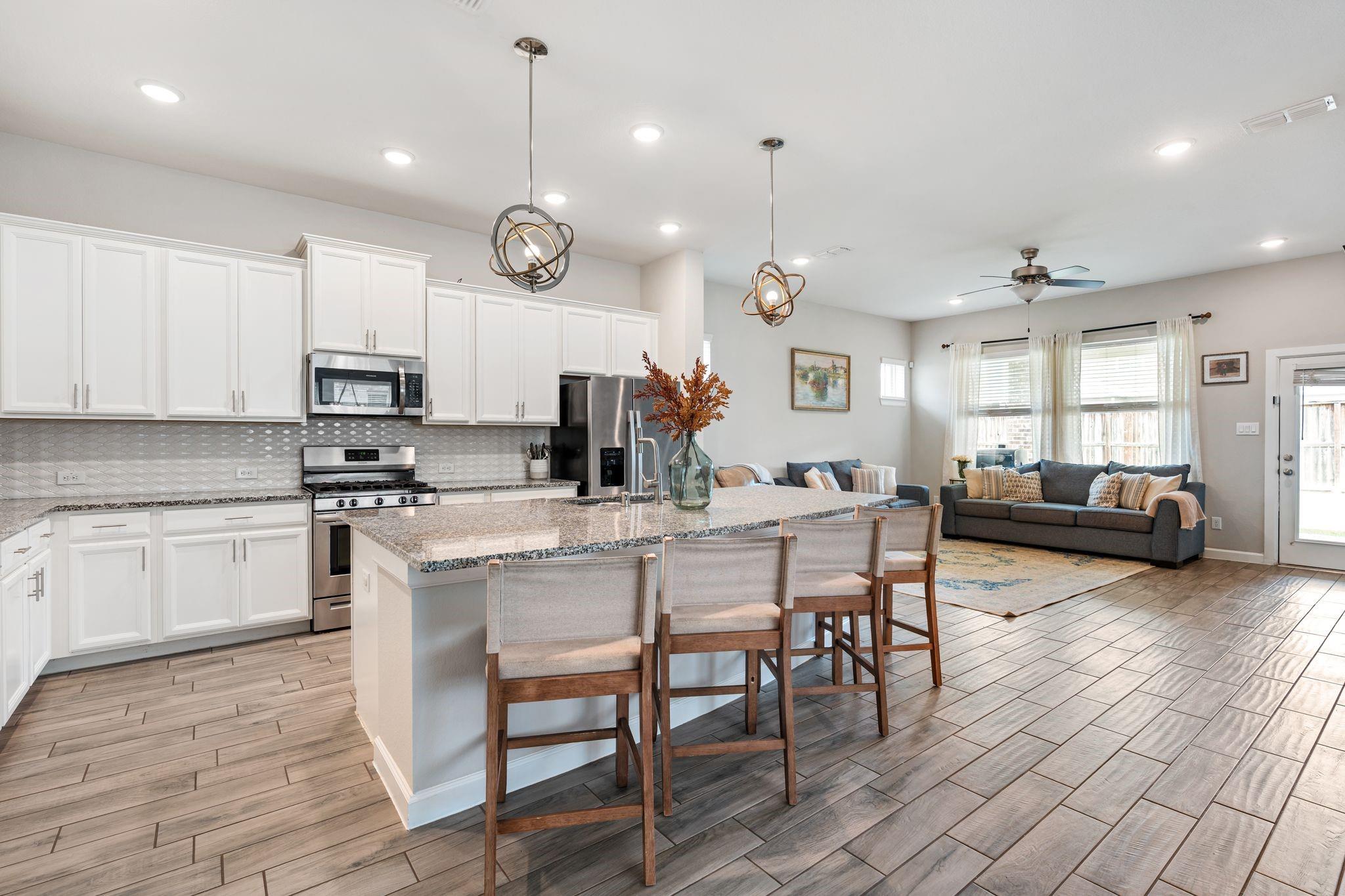 6034 Daggerwing Way