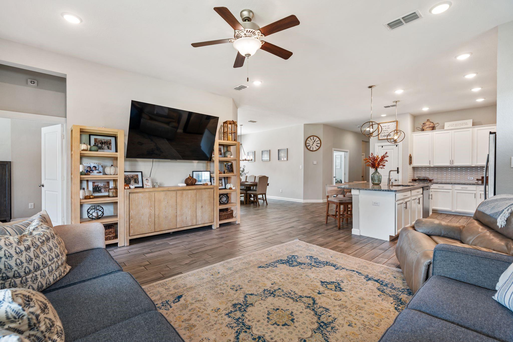 6034 Daggerwing Way