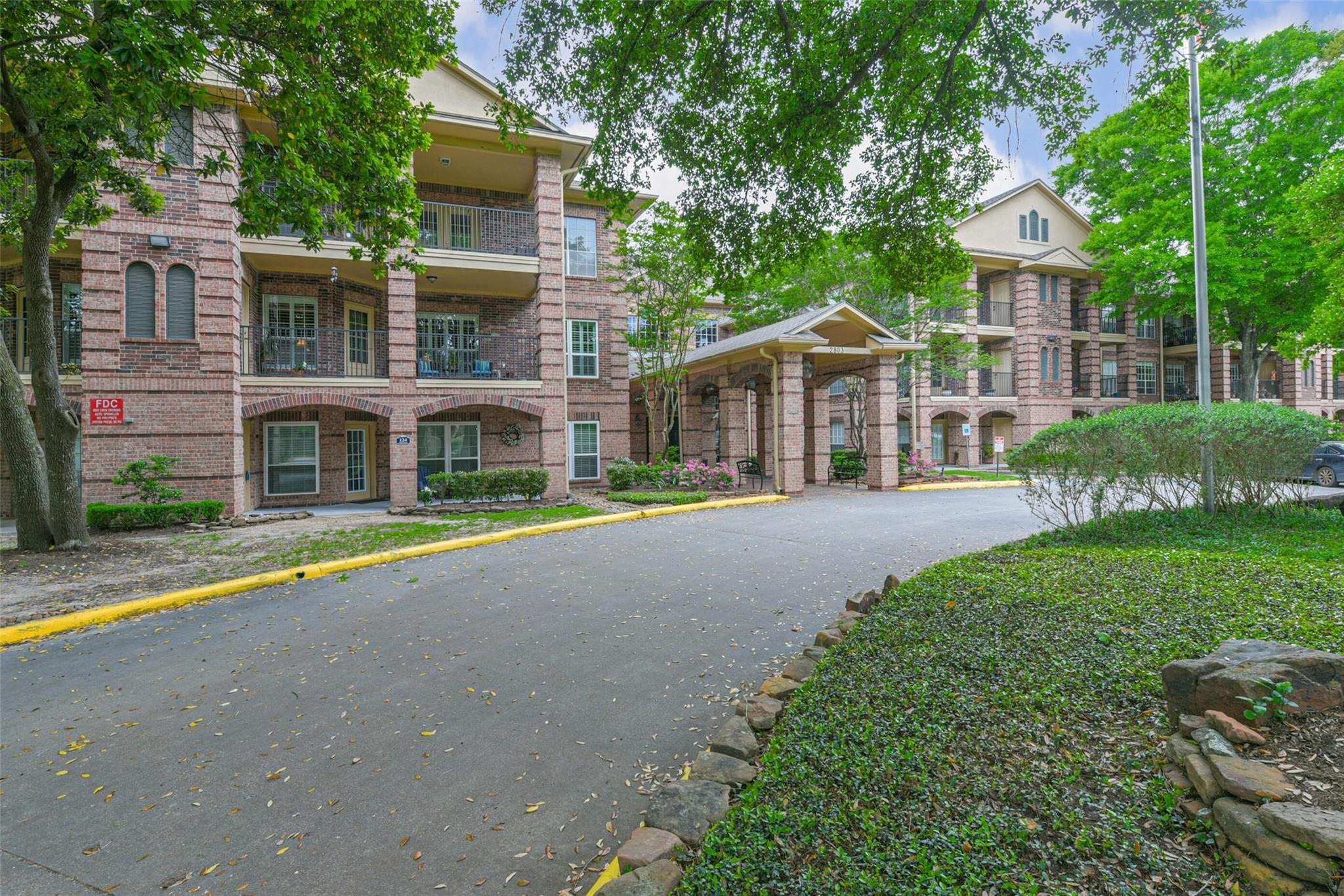 2803 Kings Crossing Drive 315
