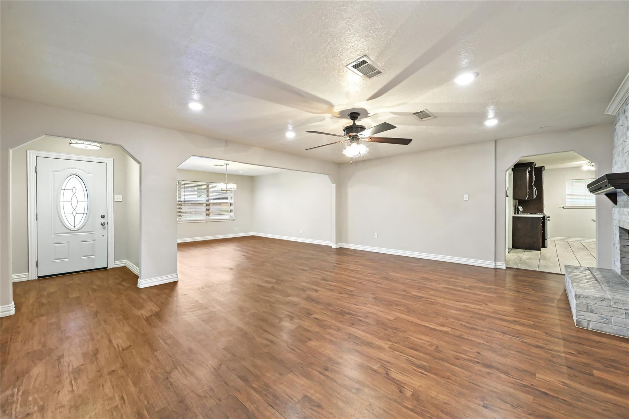 1503 Leneva Lane