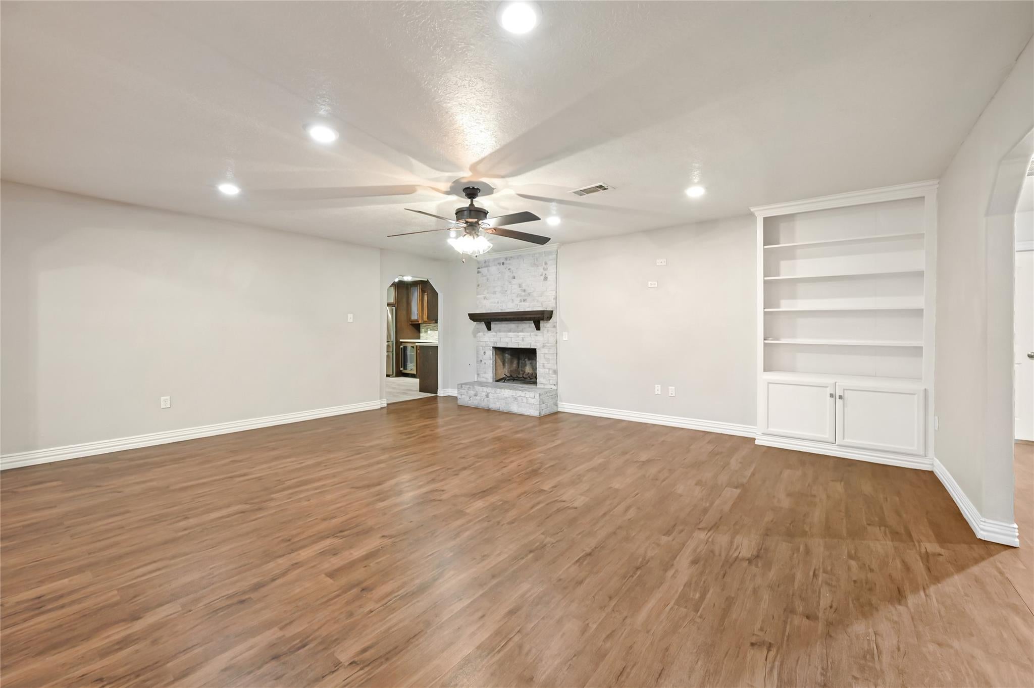 1503 Leneva Lane