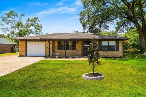 108 W Viser Street Madisonville TX 77864