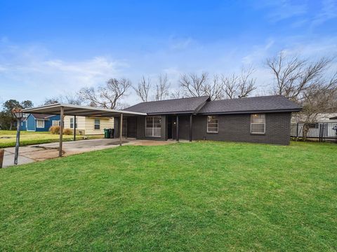 Photo of 9347 Clearway Drive, Houston, TX 77033 (MLS # 96303863)