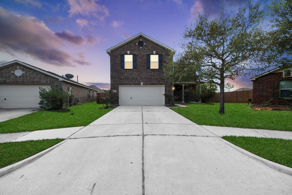 Photo of 1601 Bel Riposo Lane, League City, TX 77573 (MLS # 24542008)