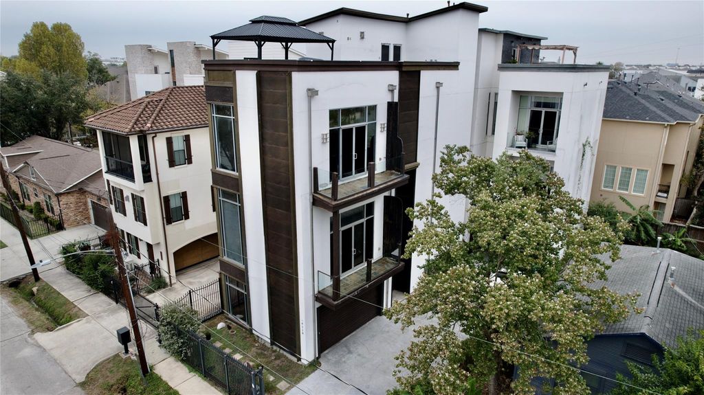 Photo of 4118 Floyd Street #A, Houston, TX 77007 (MLS # 56610642)