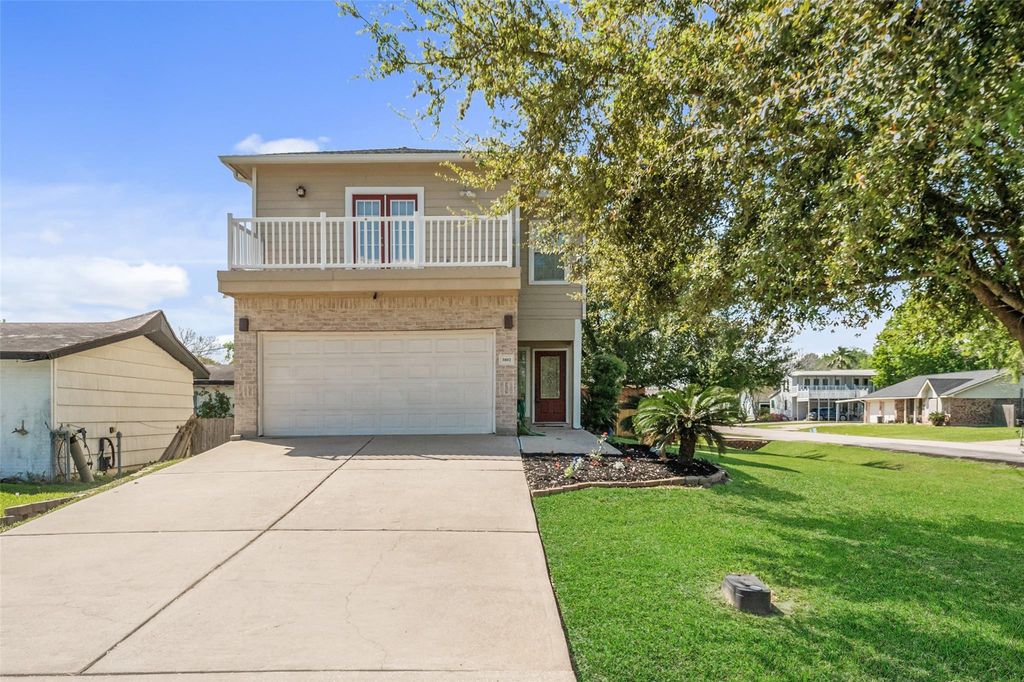 Photo of 3802 Barracuda Lane, La Porte, TX 77571 (MLS # 13765554)