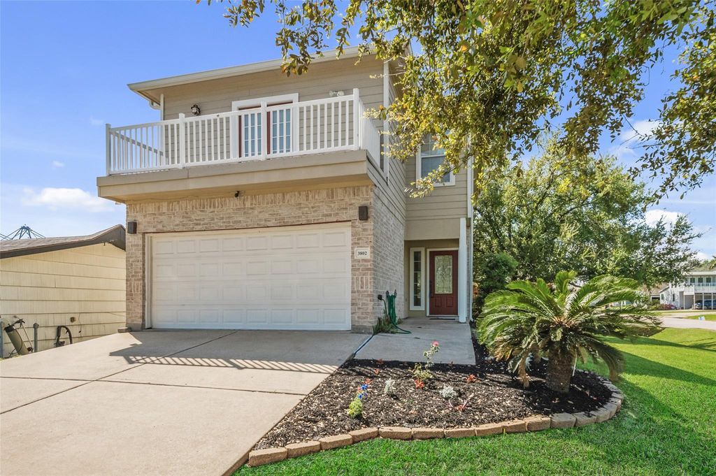 Photo of 3802 Barracuda Lane, La Porte, TX 77571 (MLS # 13765554)