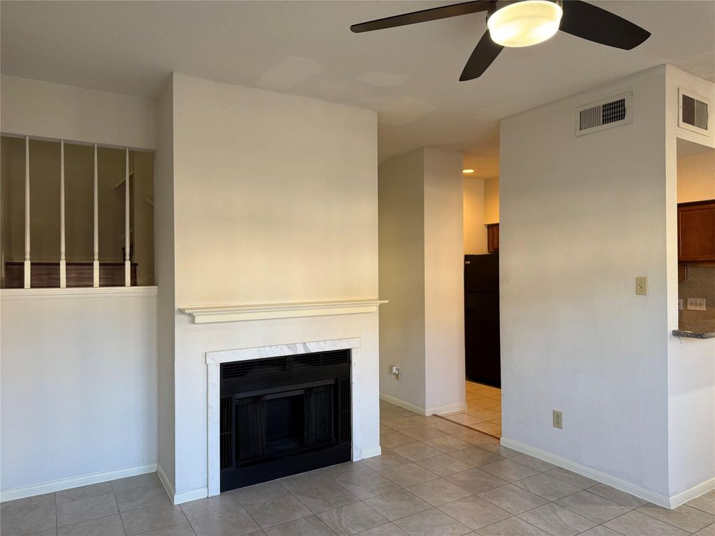 Photo of 2121 El Paseo Street #1305, Houston, TX 77054 (MLS # 54752823)