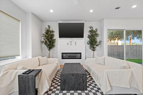 Photo of 5203 Texas Street, Houston, TX 77011 (MLS # 98835399)