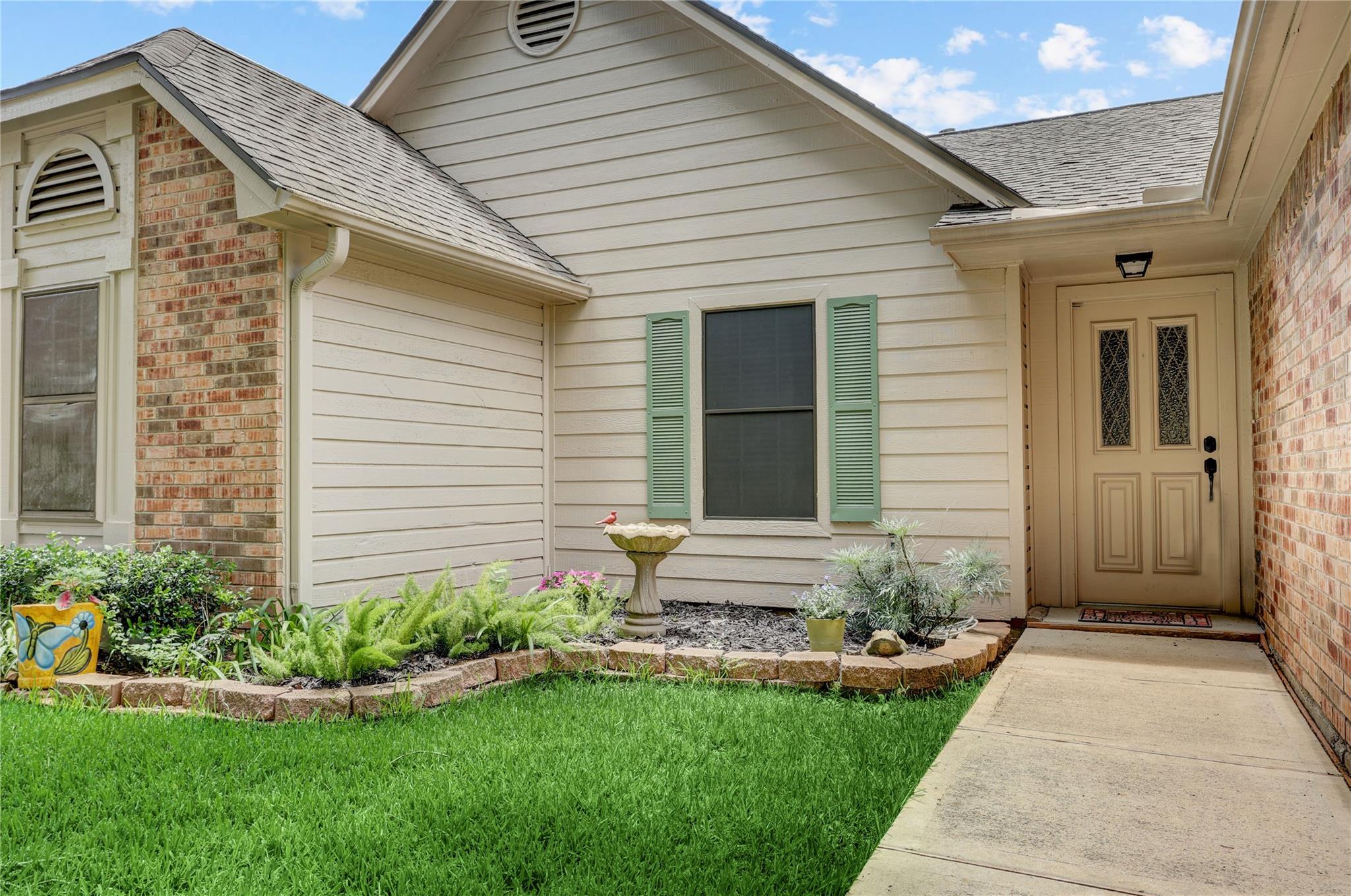 686 W Country Grove Circle