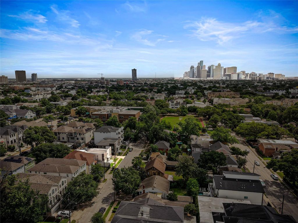 Photo of 1710 Maryland Street #B, Houston, TX 77006 (MLS # 43218859)