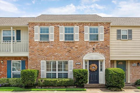 Photo of 5842 Doliver Drive #47, Houston, TX 77057 (MLS # 48395645)