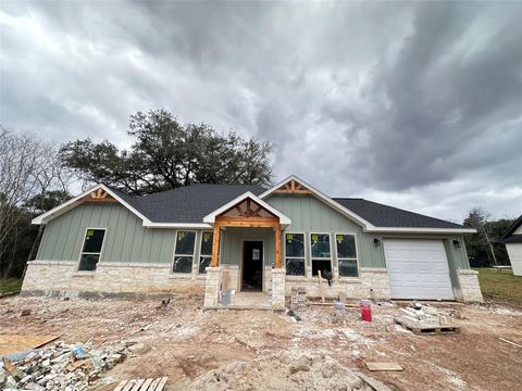 Homes For Sale - 3910 Sunrise Lane<br/> Damon, TX 77430